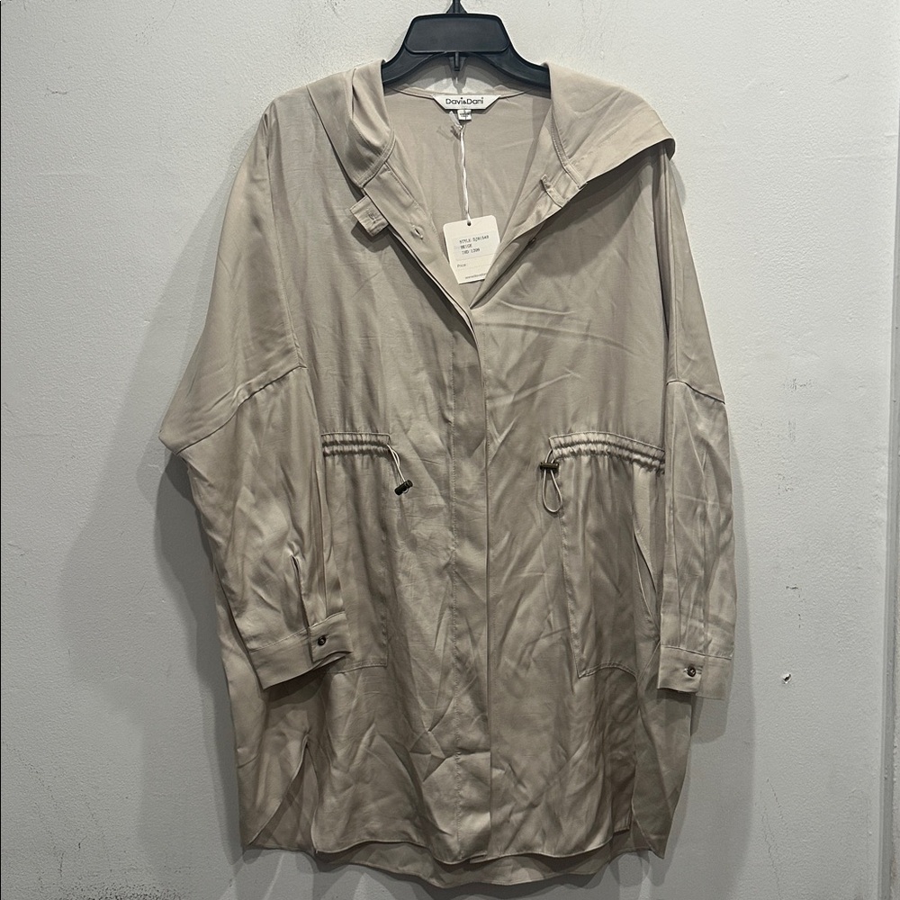Davi & Dani Light weight beige Coat trench cinch waist pocket small NWT